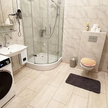 Scenic House In Apartman